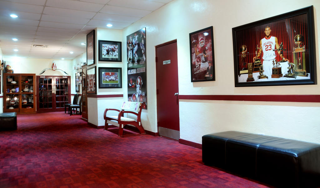 Sooner Legends Hotel Norman Exterior foto